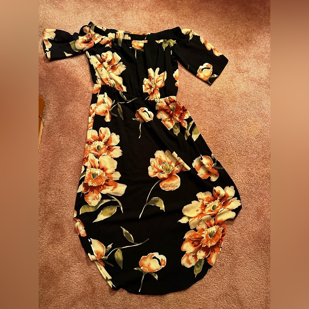 Black dress with flowers, Large ,Yoins, very good condition